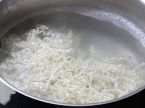 Schezwan noodles recipe   Swasthi s Recipes - 63