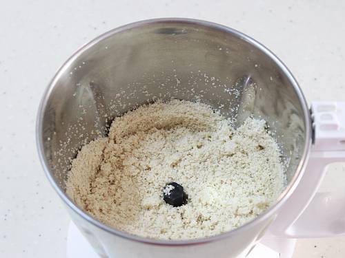powdered sesame seeds