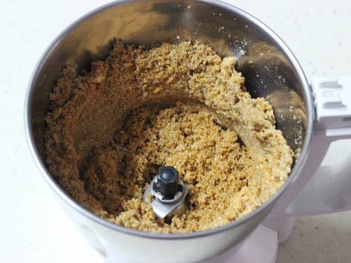 sesame seeds mixture in blender