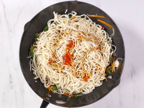 How To Make Hakka Noodles Chings?