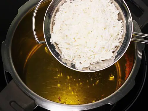 cooking rice for zarda