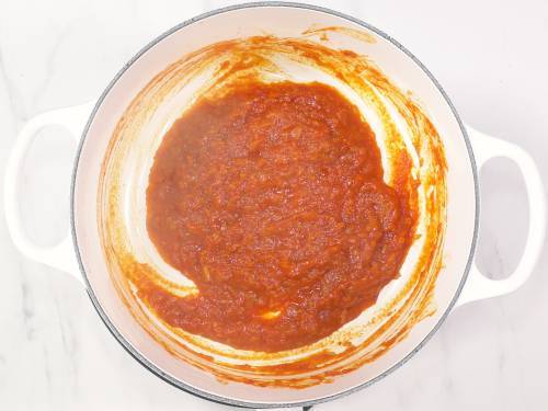 thick onion tomato masala for dal makhani