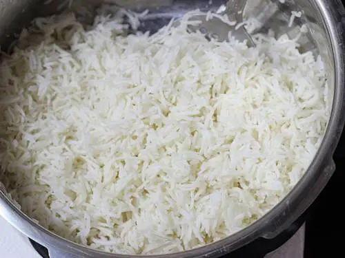cooled cooked rice in cooker