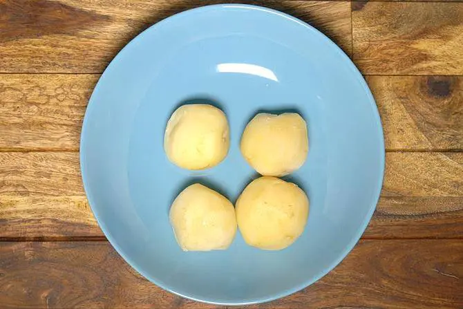 boiled potatoes for malai kofta