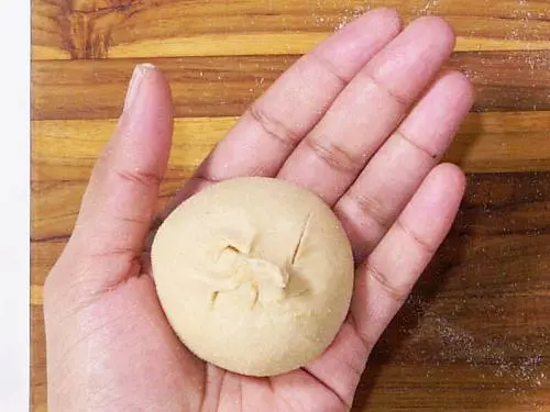 aloo stuffed dough ball