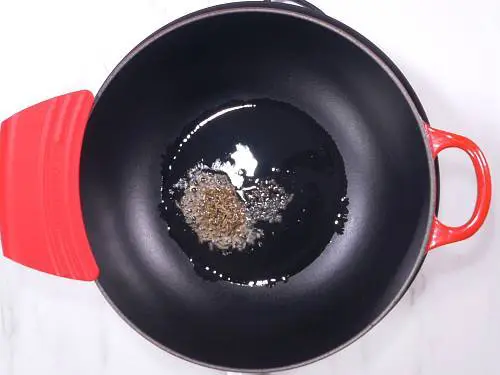 tempering spices in oil