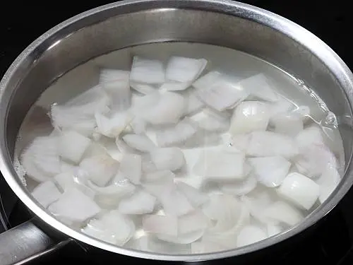 boiling onions for paste