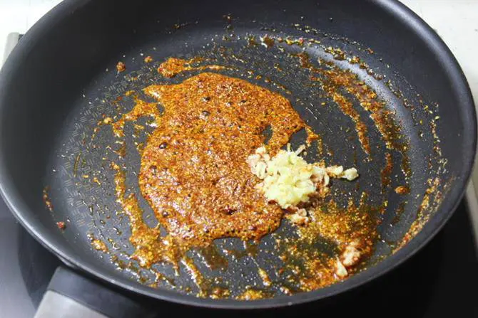 sauteing kadai masala in oil