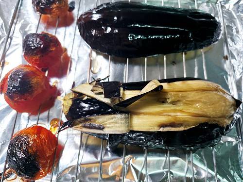 remove the skin of the eggplant and tomatoes