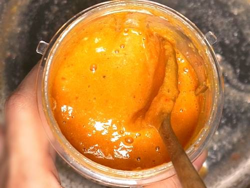 smooth tomato puree to make paneer lababdar