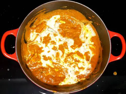 add cream to paneer lababdar gravy