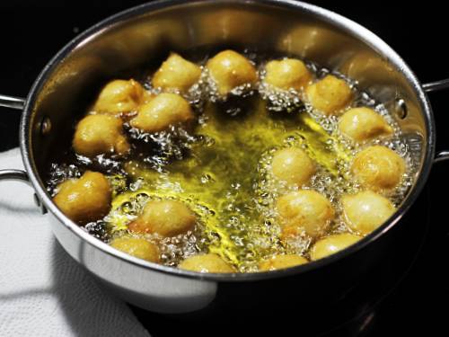 Perugu vada recipe  perugu garelu    Swasthi s Recipes - 59