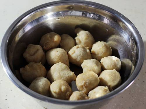 Perugu vada recipe  perugu garelu    Swasthi s Recipes - 17