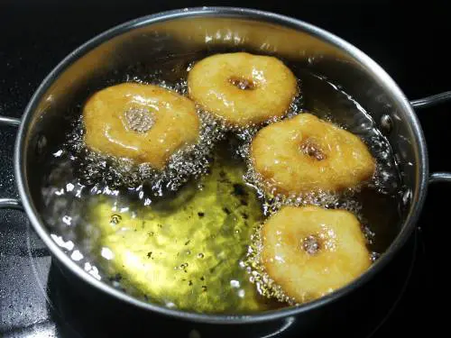 frying dumplings in hot oil