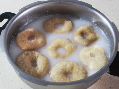 Perugu vada recipe  perugu garelu    Swasthi s Recipes - 88