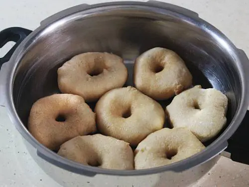 soaked vada ready to be dunked in perugu