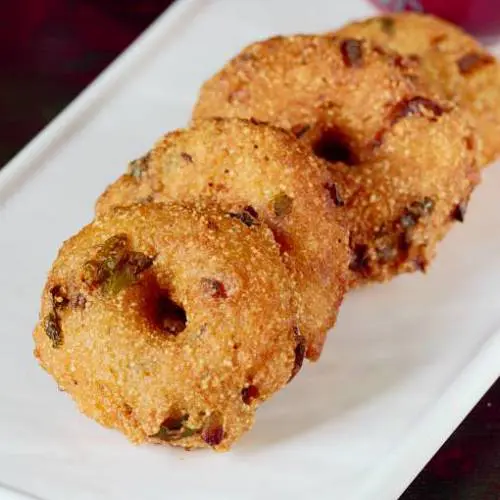 rava vada ready to serve in a plate