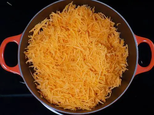 add grated gajar to make halwa