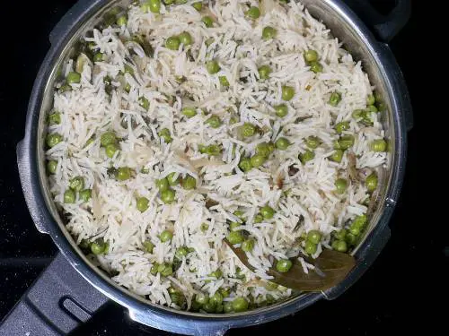 peas pulao ready to serve in cooker