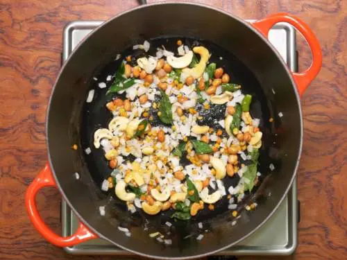 frying tempering until aromatic to make upma