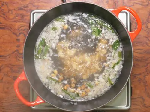boil water to make upma