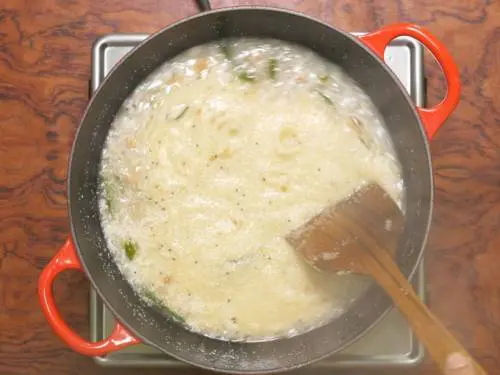 stir the upma well to break lumps