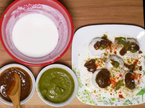 assembling dahi vada