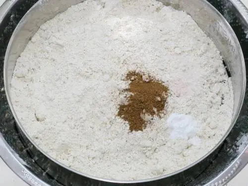 dry ingredients for eggless banana bread