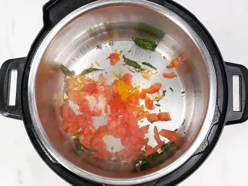 tomatoes and salt to make dal fry in instant pot