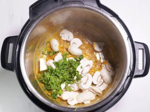 add mint and coriander leaves with mushrooms