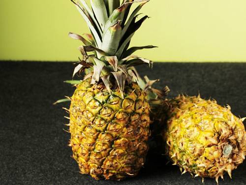 ripe pineapple to make shake