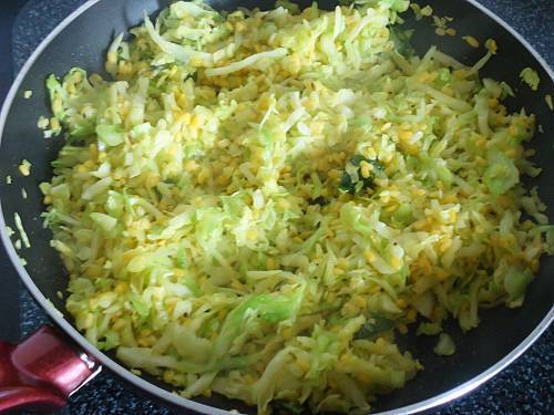 stir fry cabbage poriyal