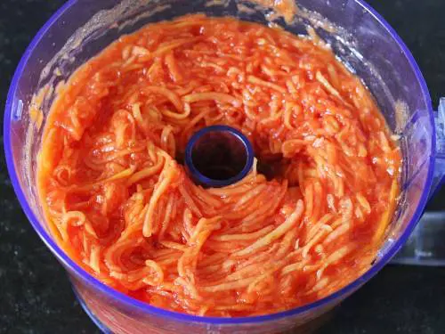 grated papaya in food processer