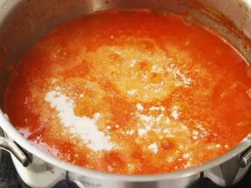 add flour to make papaya halwa