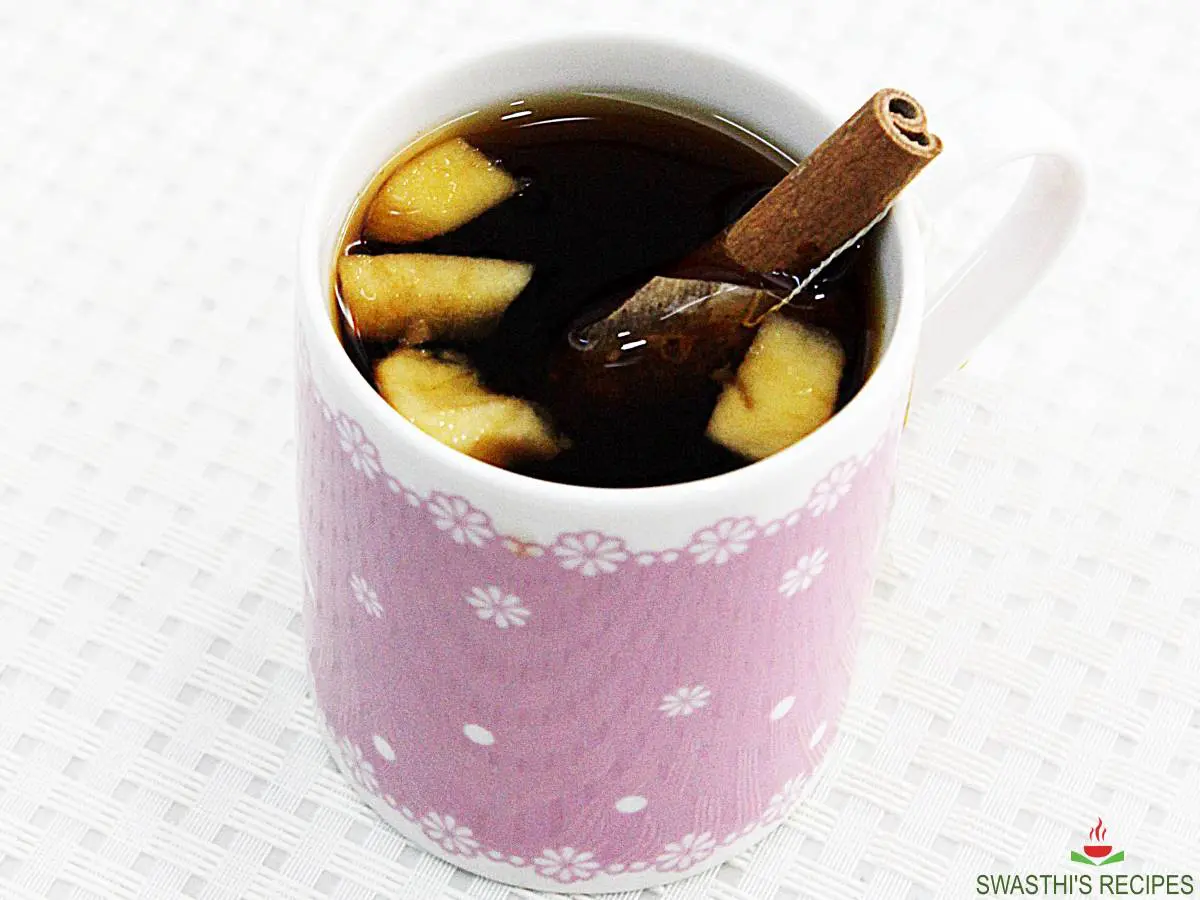 apple tea with cinnamon stick