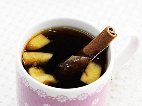 apple tea with cinnamon