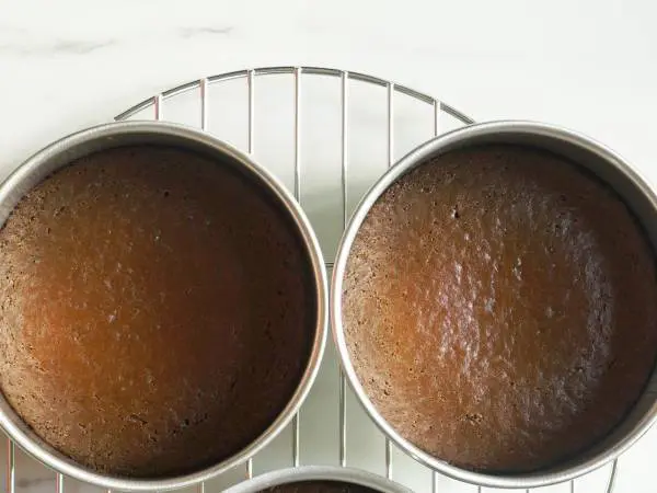 cooling cakes for black forest cake