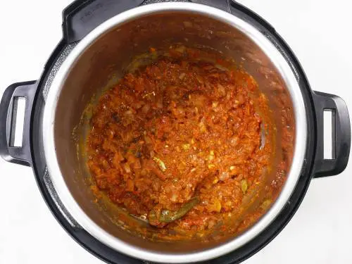 saute masala to make kala chana