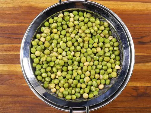 soaked green peas
