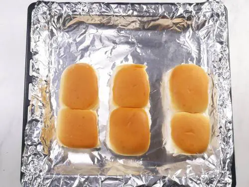 toasting dinner rolls