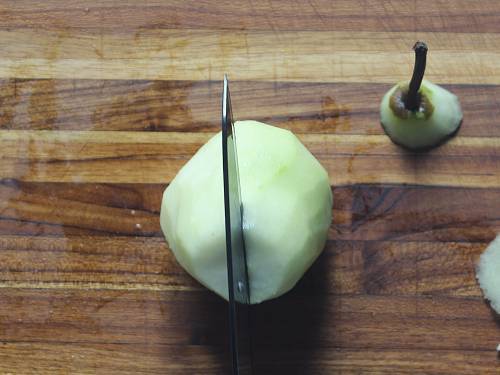 halve the pears for juice