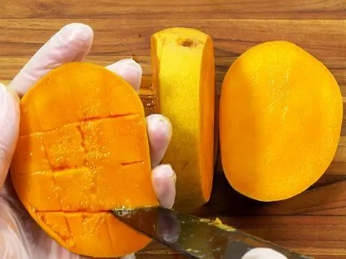 cut mango for smoothie