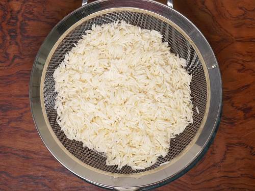 drain rice to a colander to make Kashmiri pulao