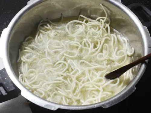 frying noodles
