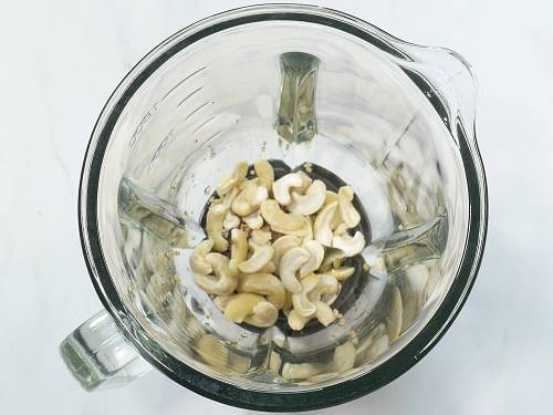 soaked cashews in a blender