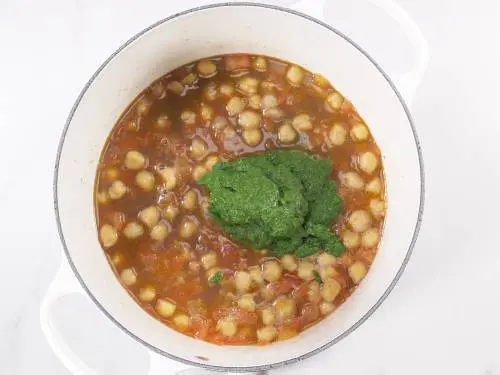 add pureed saag with cooked chana