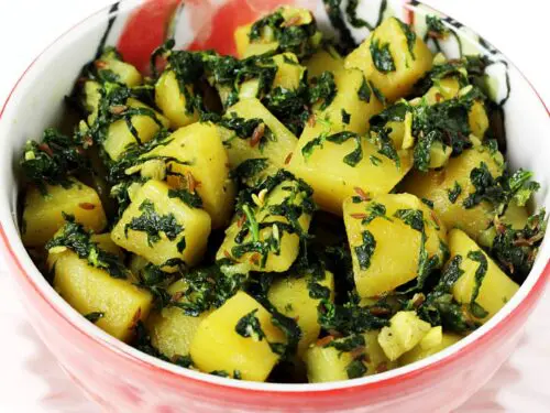 aloo methi served in a bowl