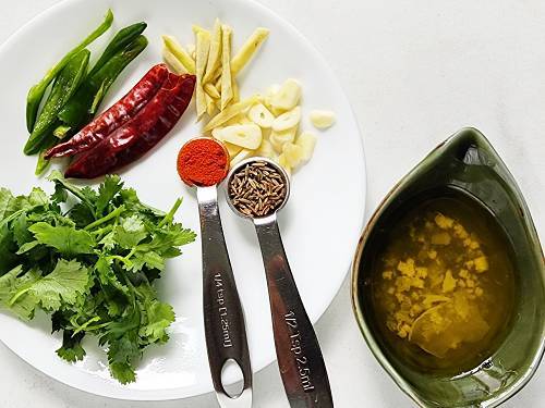 ingredients to make the tadka