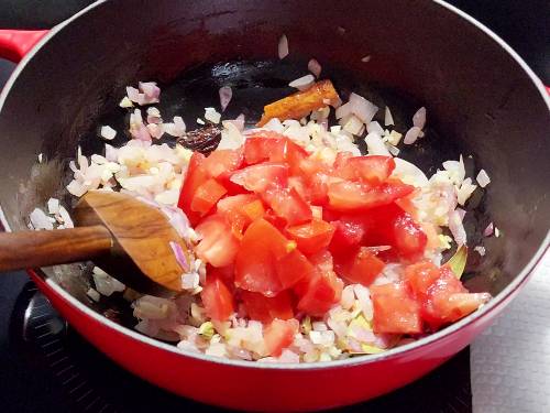 sauteing tomatoes
