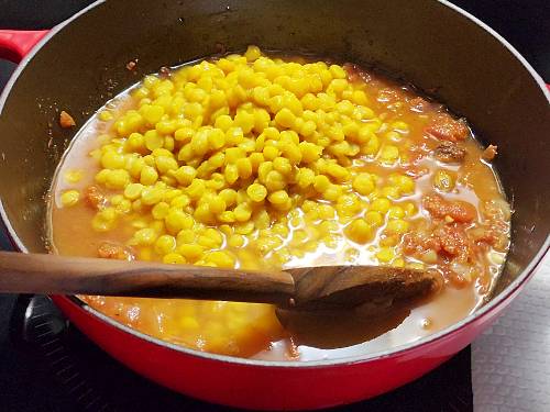 cooked chana dal transferred to the onion tomato masala